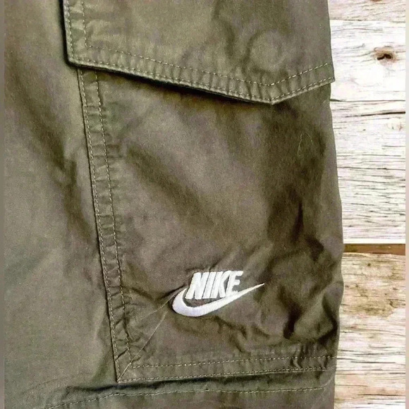 Nike Sport Essentials Men's Woven Unlined Utility Shorts Olive Green DM6833 355 - Picture 9 of 15